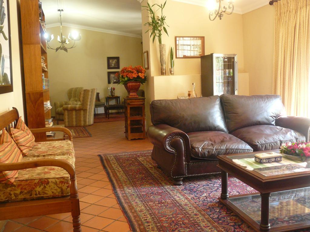 Villa Jana Guesthouse Pretoria Exterior photo